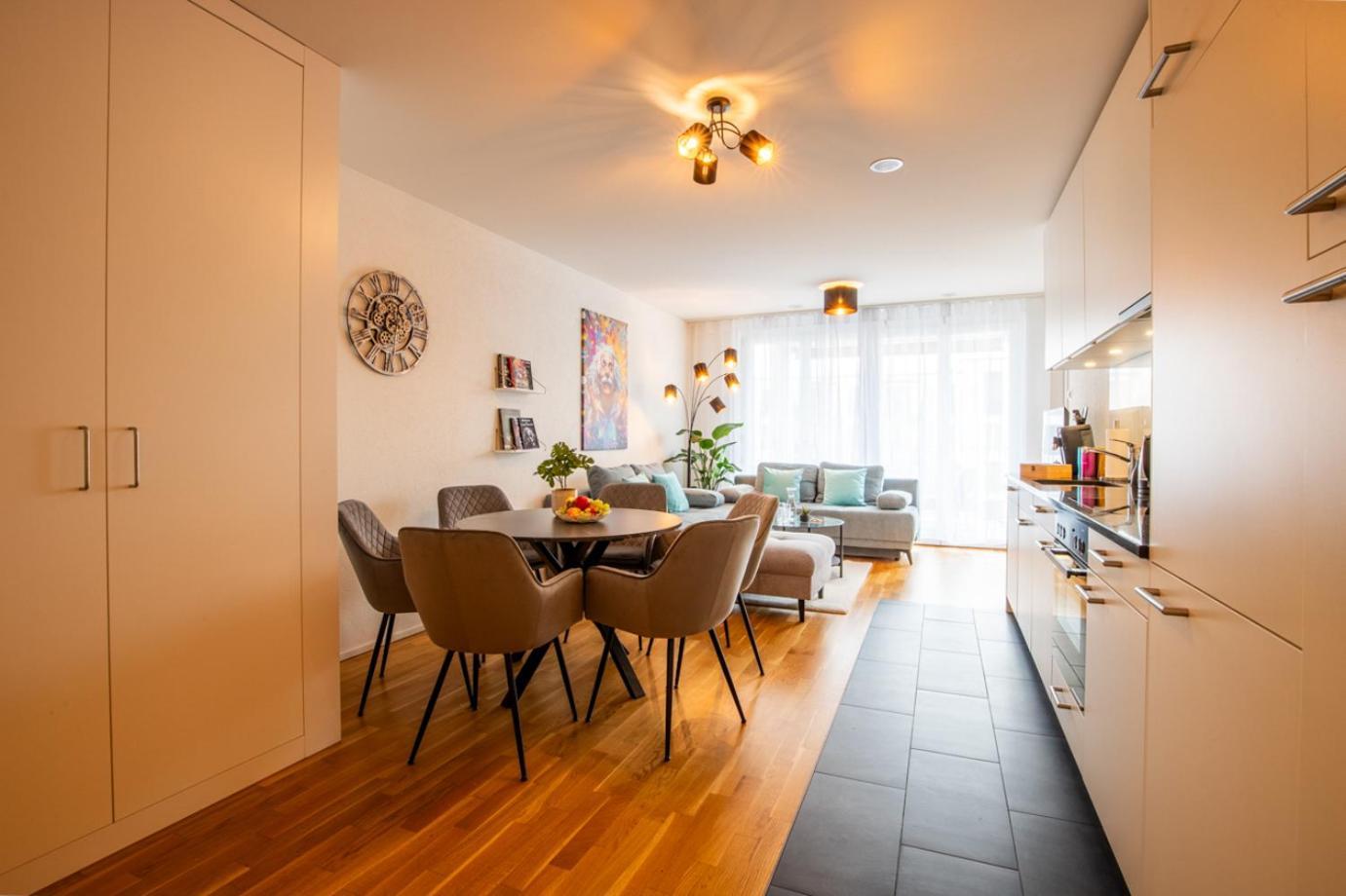Special Einstein I Apartment Basel, Messe Kleinbasel 10-Star Extérieur photo